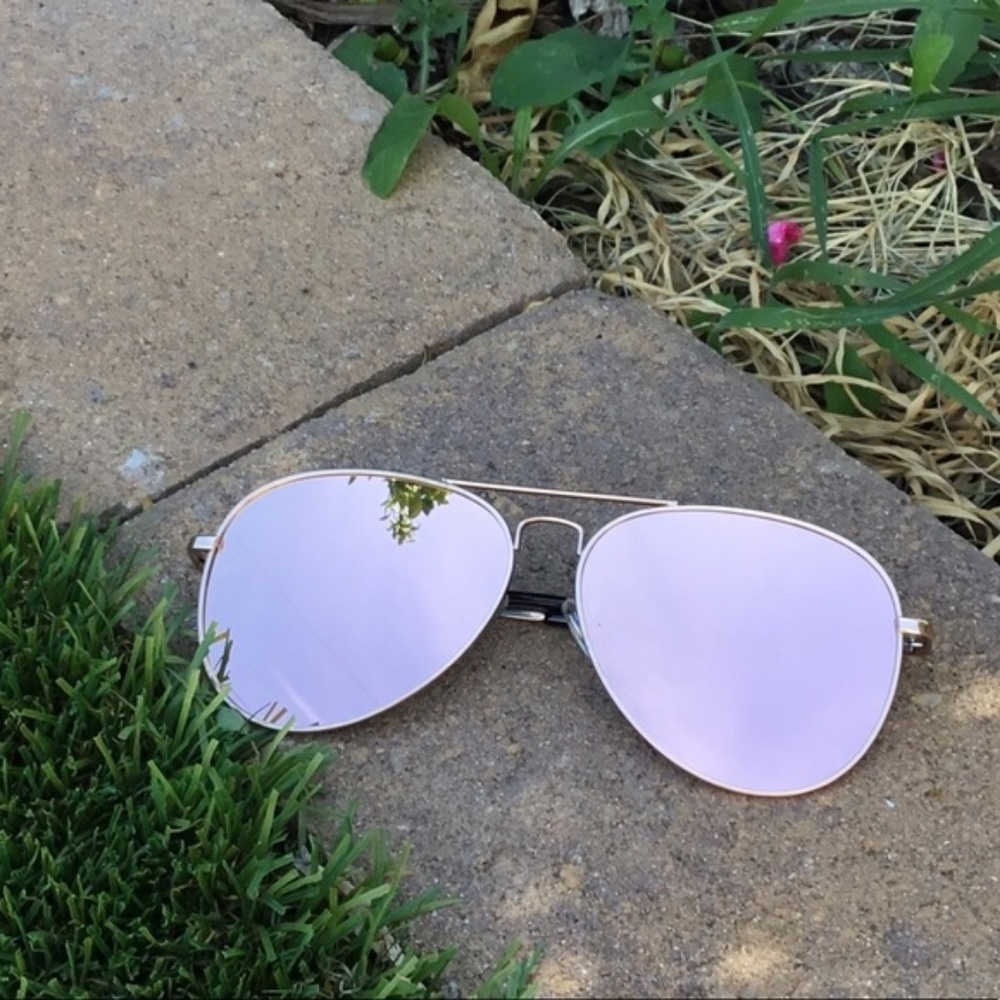 Unisex Rose Gold Aviator Sunglasses - Picture 3 of 3